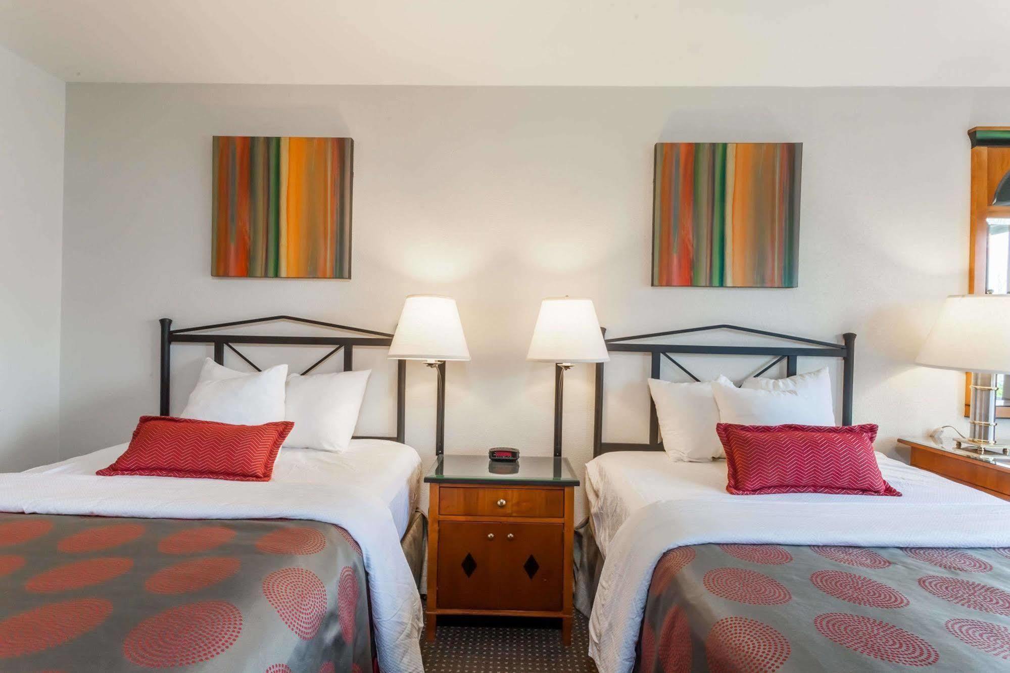 Ramada By Wyndham Rock Hill At Sullivan Center Kültér fotó