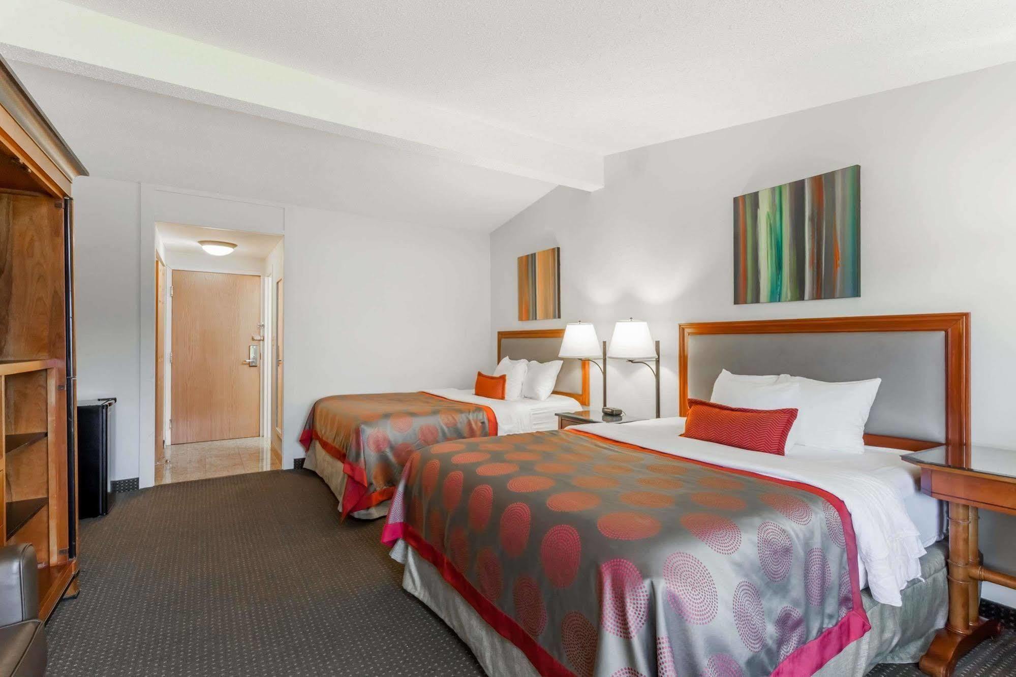 Ramada By Wyndham Rock Hill At Sullivan Center Kültér fotó